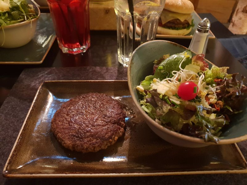 HANS IM GLUECK Burgergrill & Bar
