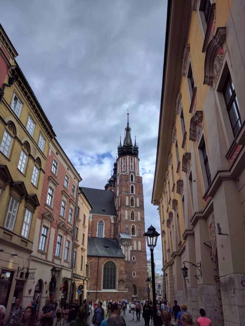 Main Market Square Apartments