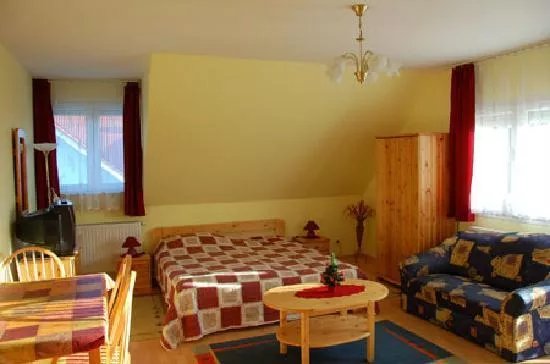 Brigitte's Guesthouse and Apartments