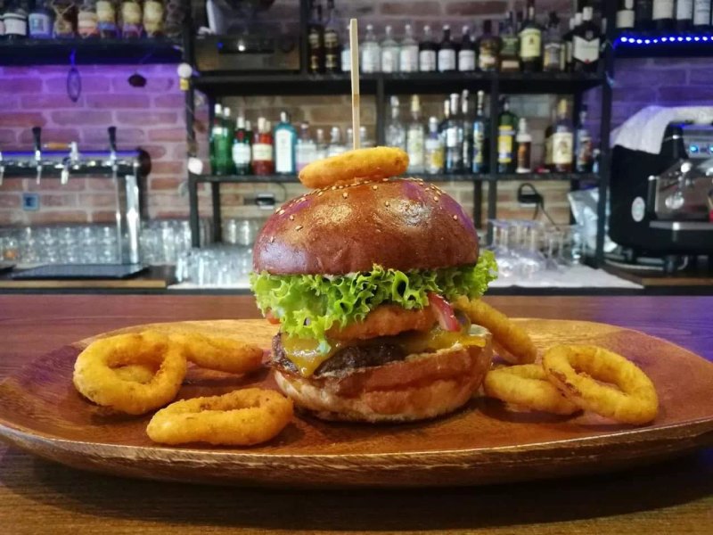 Regal Burger