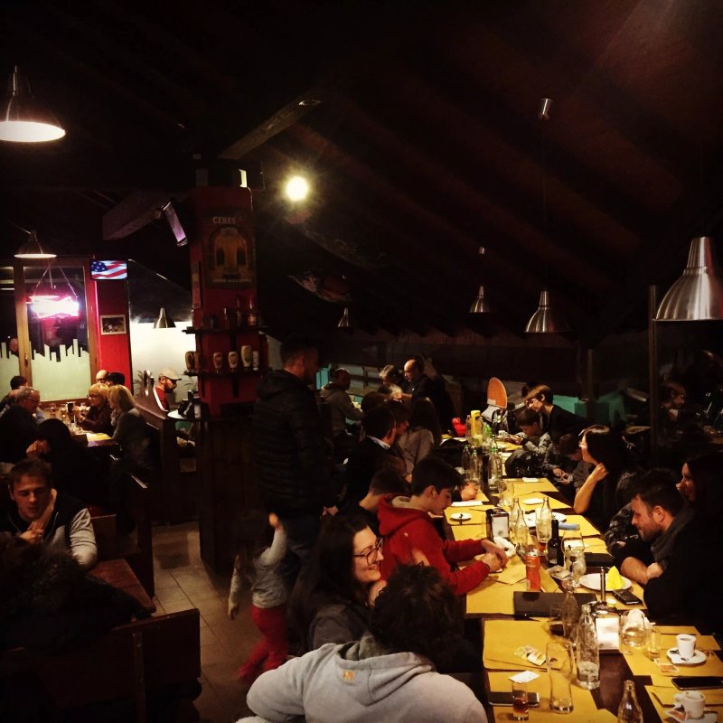 La Cueva Rock Pub