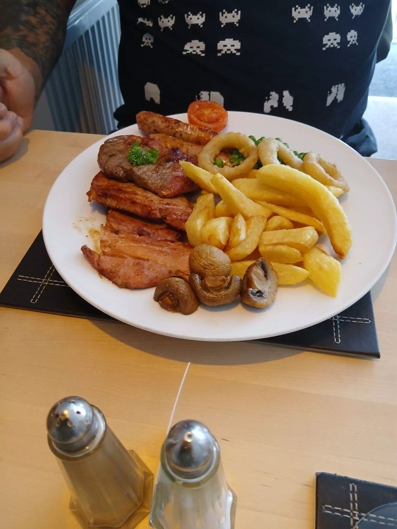 Taste Bistro & Steakhouse