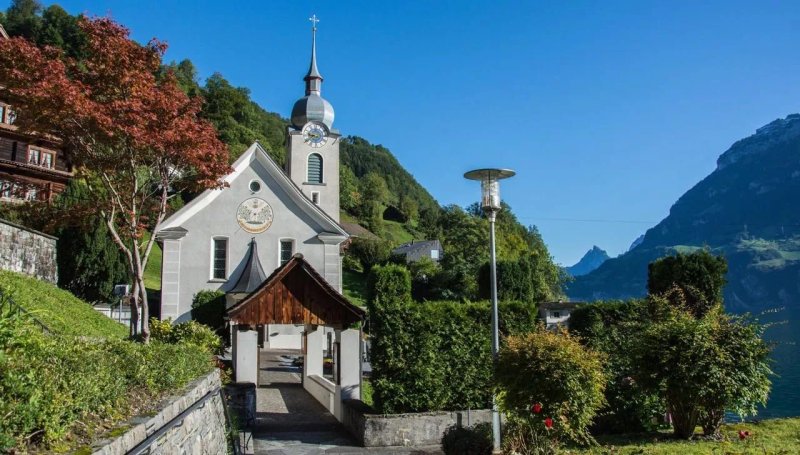 Romisch-katholische Kirche St.Idda