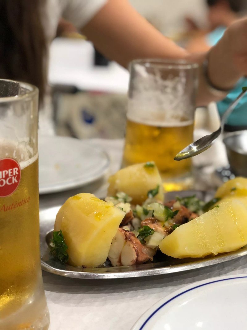 Restaurante Barrete Encarnado