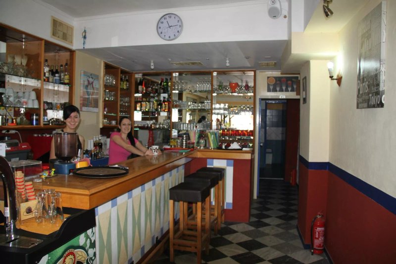 Alibi Cafe - Cocktail Bar
