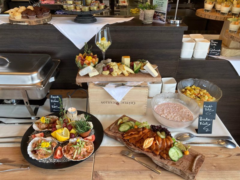 Restaurant Blumen Hug Bistro