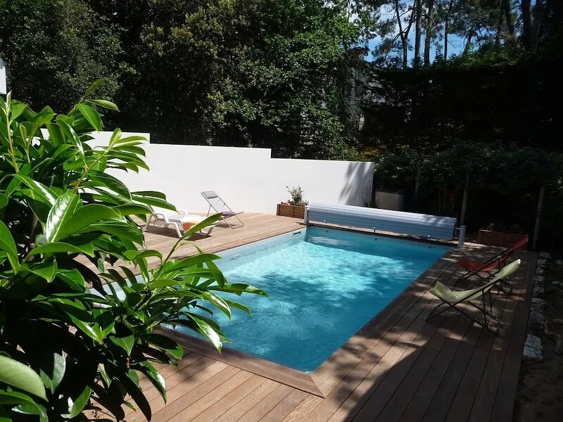 Apartment T2 ( 2 *) in villa with swimming pool, walking distance to the beach
