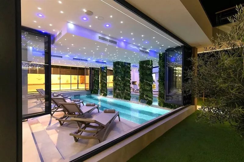NEW! Villa Excelsior with Conference Room and Family Suites for Groups up to 20