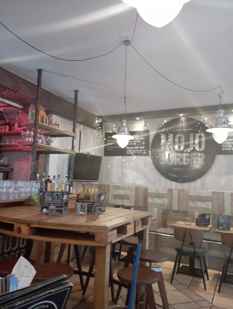 Mojo Burger