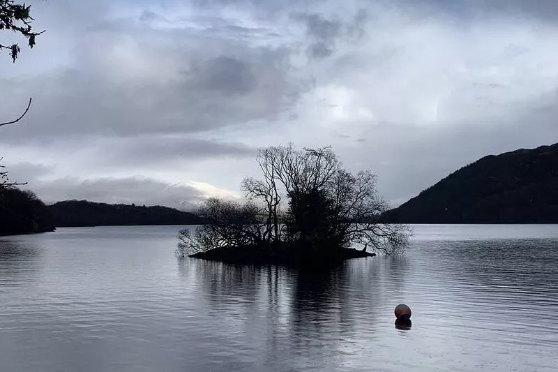Charming rural cottage, with stove & large garden overlooking Loch Awe, Argyll.