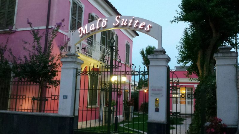Malo Suites