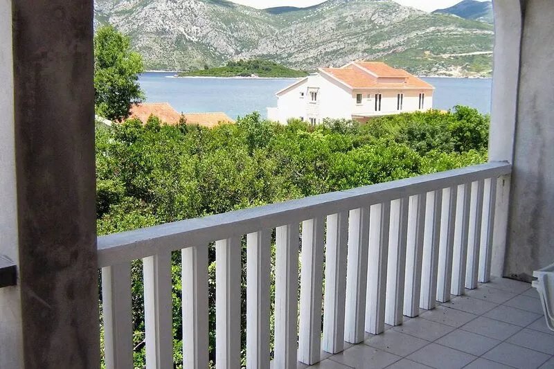 Two bedroom apartment with terrace and sea view Kneža, Korčula (A-4342-b)