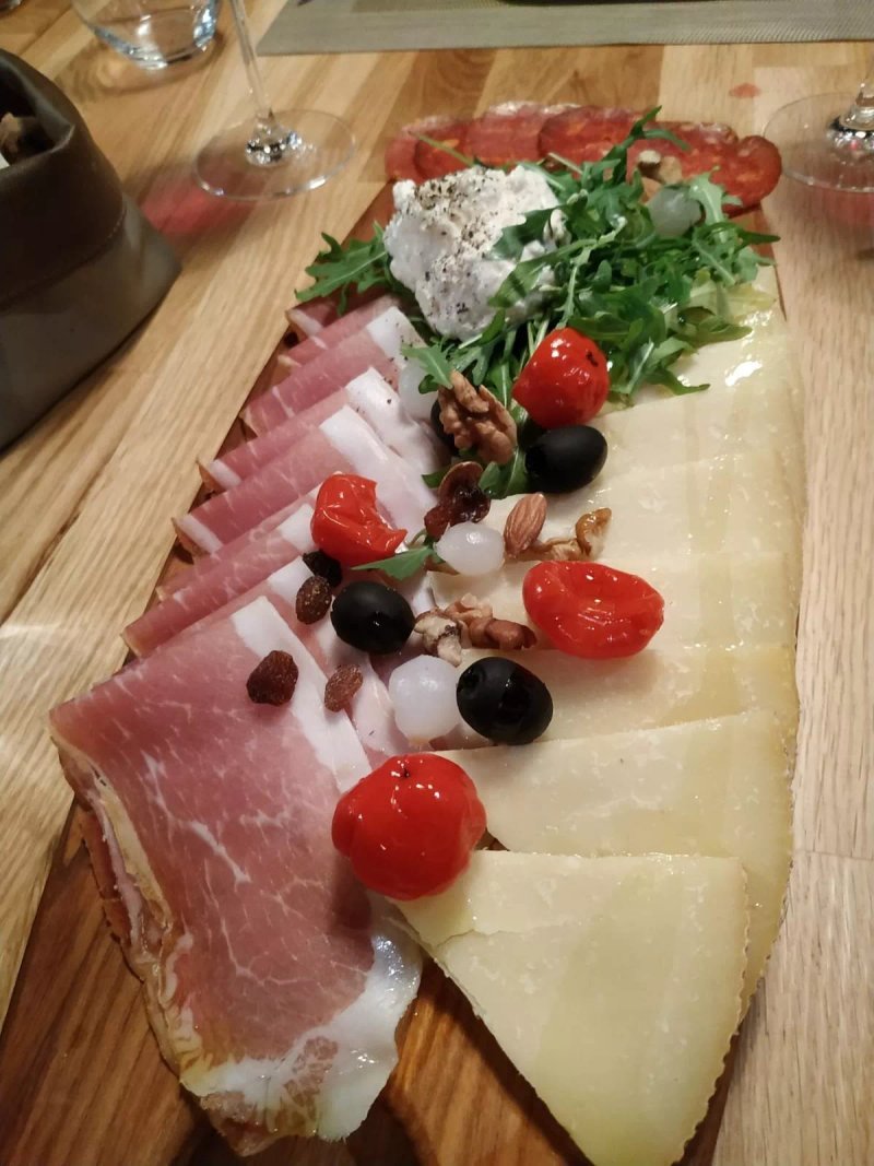 Bistro & Pizzeria Public