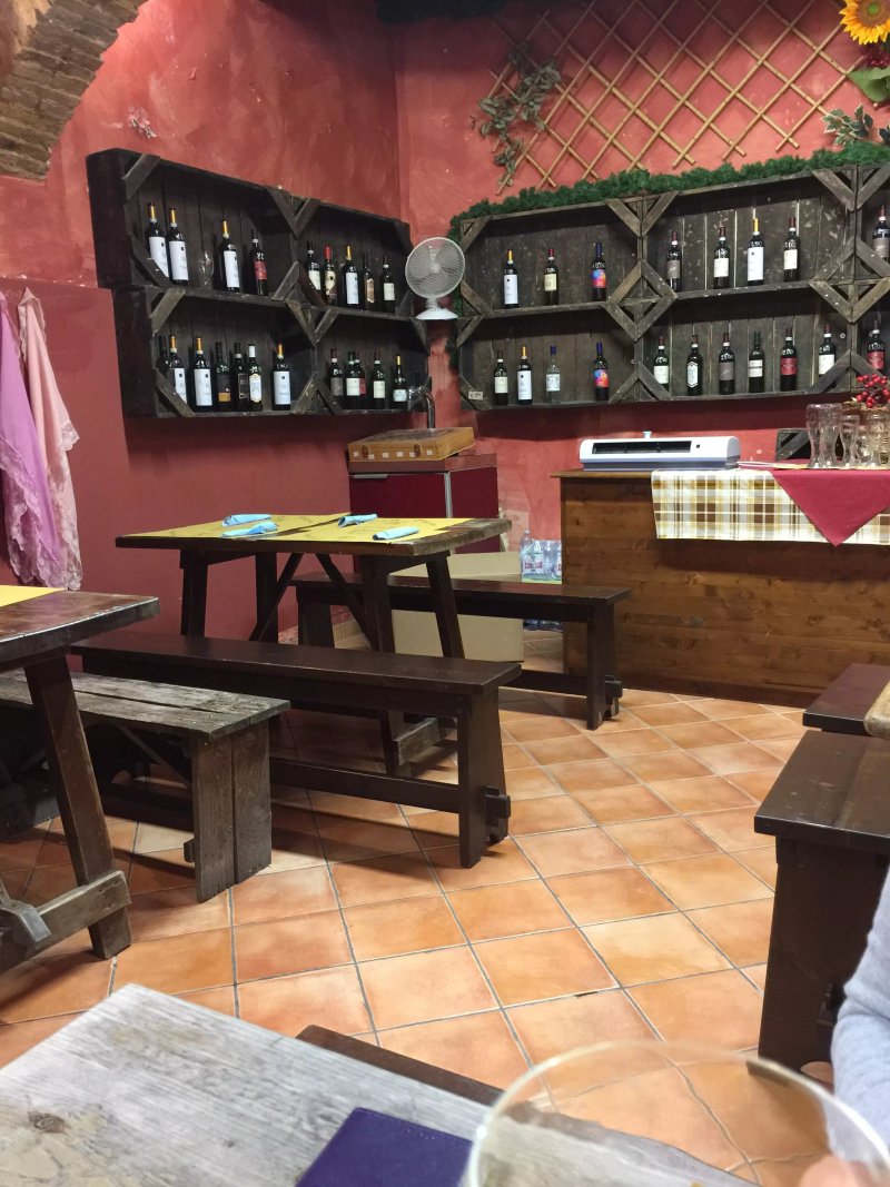 Enoteca Norcineria Nevania