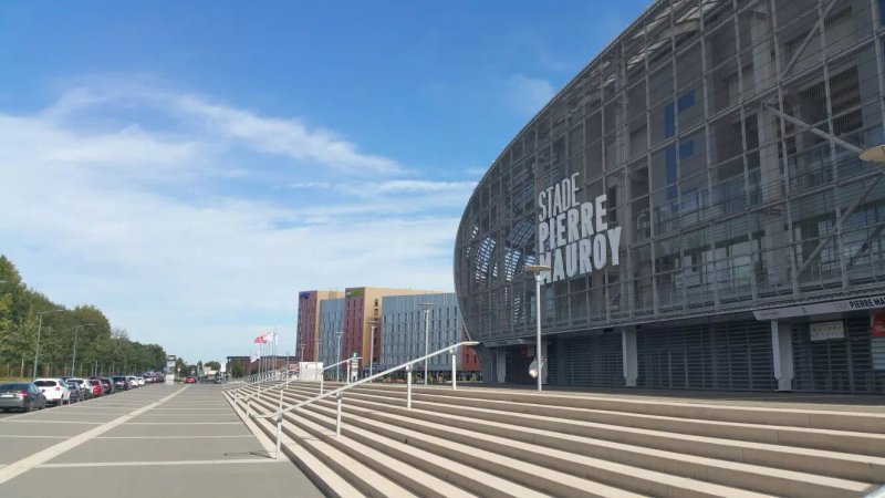 Park Inn by Radisson Grand Stade Lille