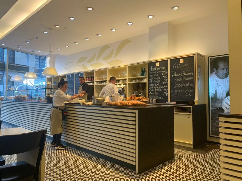 Epi Boulangerie Patisserie Petit Bistro & Pain Francais