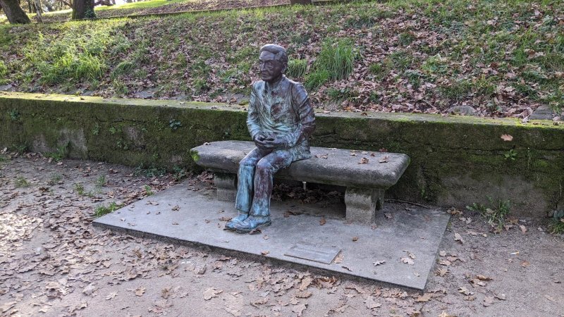 Estatua Diaz Pardo