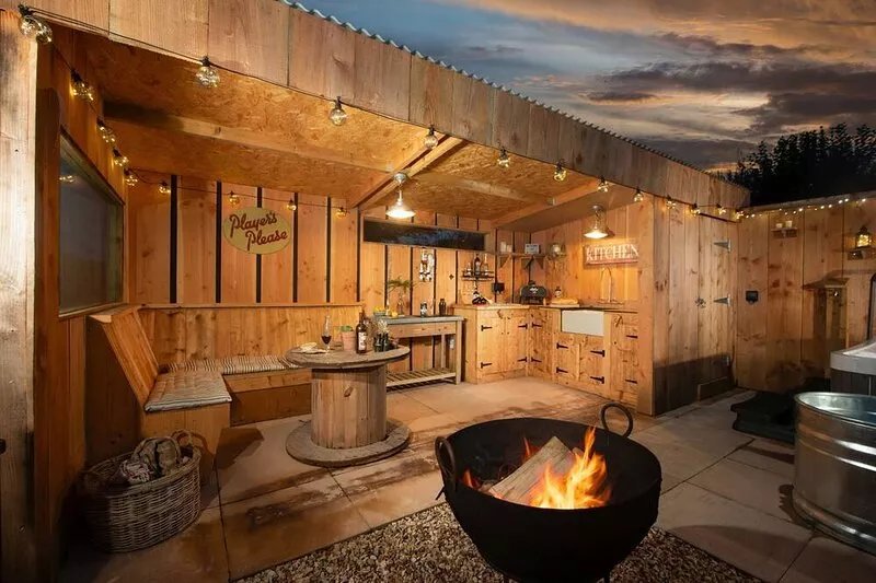 A shepherds hut that sleeps 2 guests  in 1 bedroom