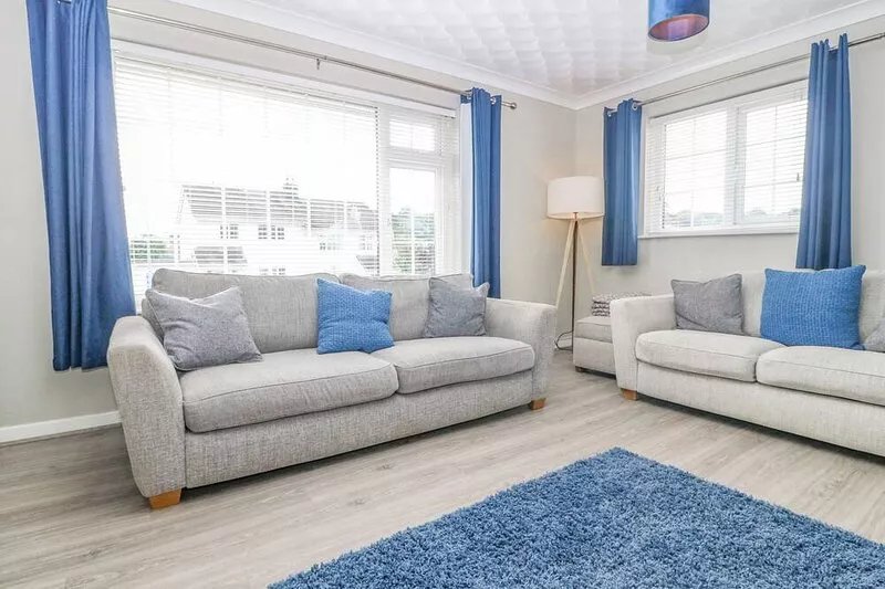 CYNEFIN, pet friendly, with a garden in Llangefni