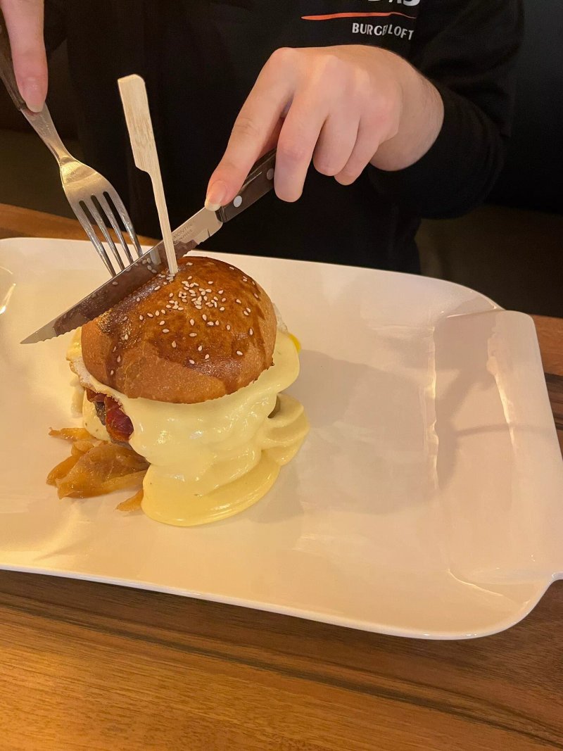 Caisas Burger Loft