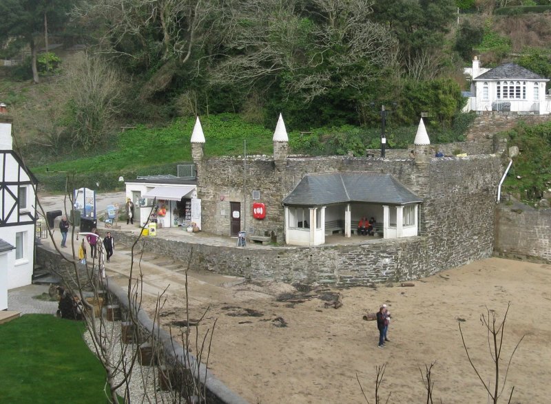 Readymoney Beach Shop