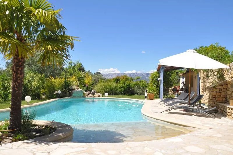 Exceptional - Property with full view of Mont Ste Victoire