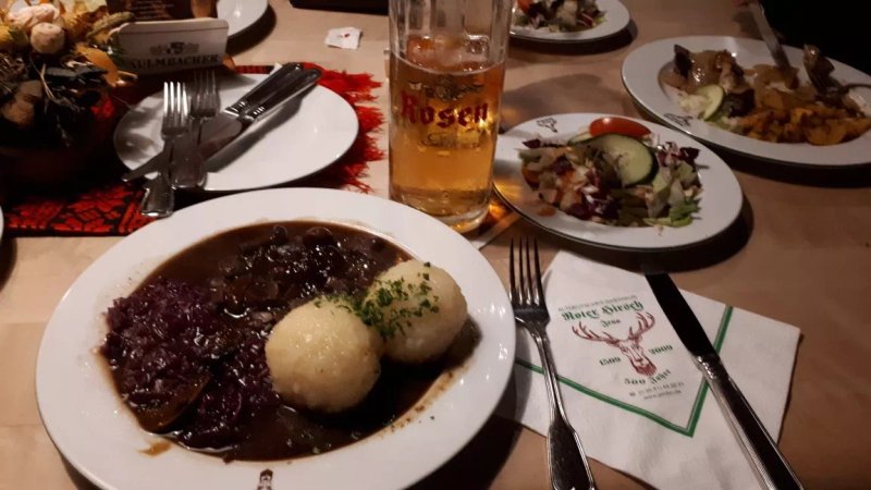 Roter Hirsch