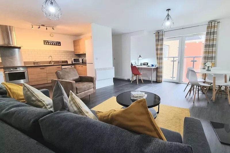 Spacious London Apartment, 5mins from metro