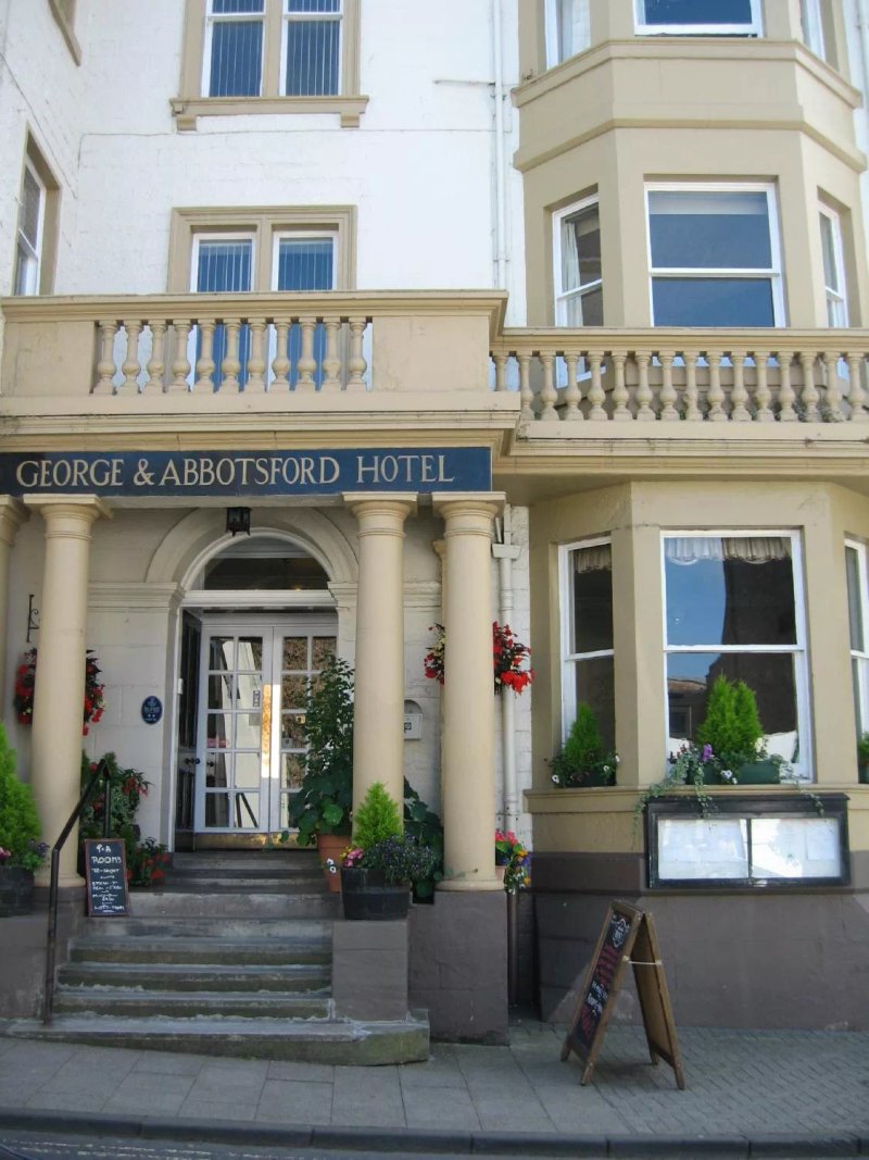 George & Abbotsford Hotel