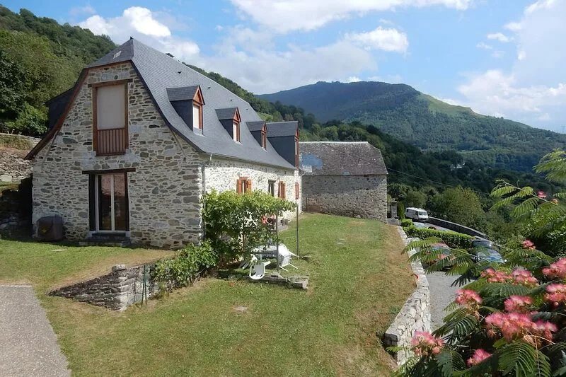 Beautiful house 2-3 people in mountain converted barn