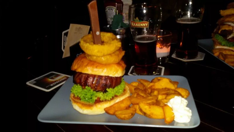 Dhillons Irish Bar & Grill