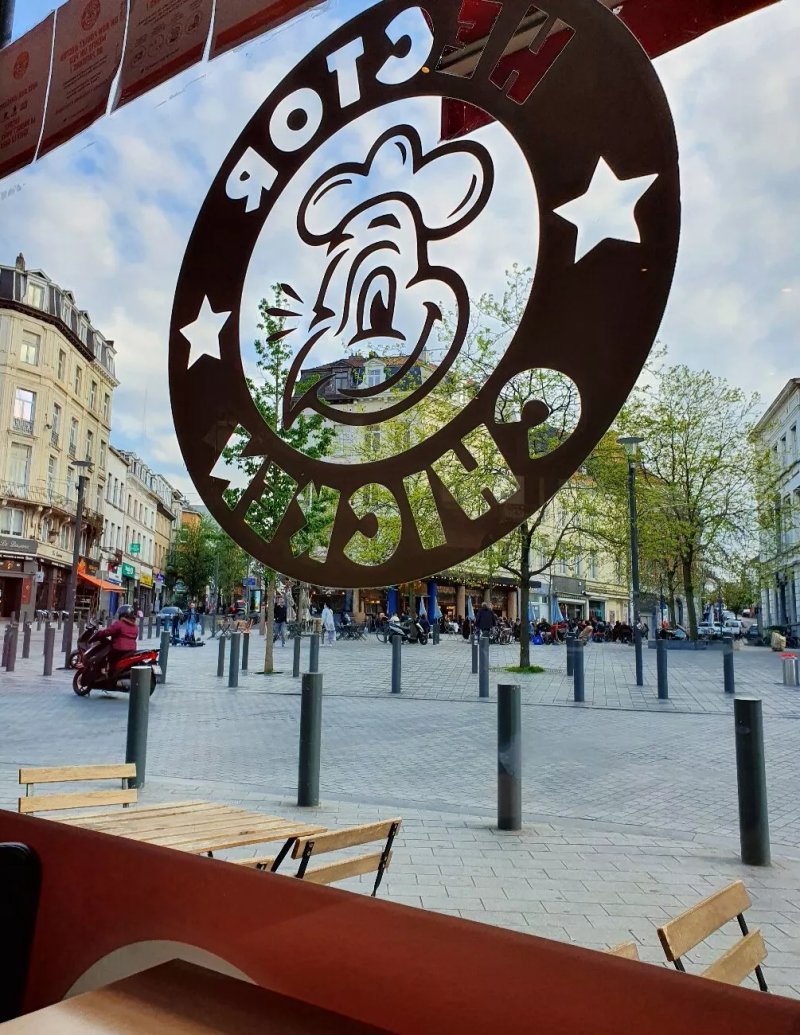 Hector Chicken Parvis de Saint-Gilles