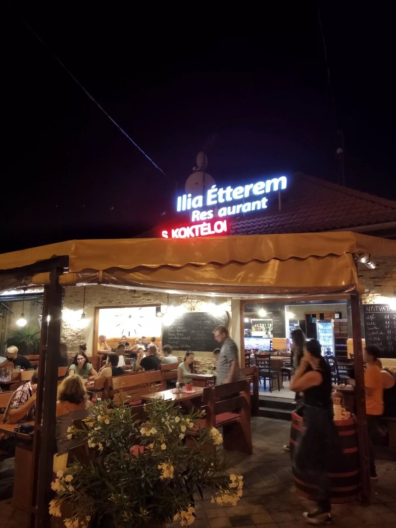 ilia Etterem es Bufe