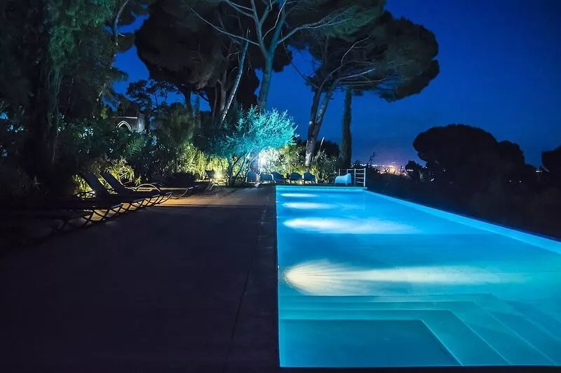 Country house with communal pool sea view