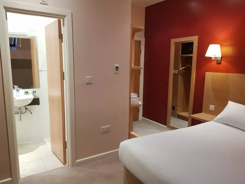 OYO Luton Hotel