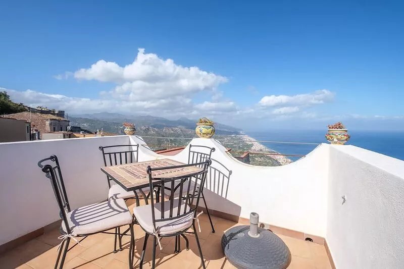 Holiday Home 'Casa Mark' with Sea View, Wi-Fi and Air Conditioning