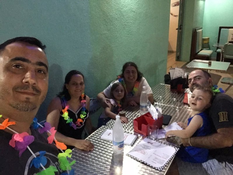 Martin's Burger Planet e Tiki Bar
