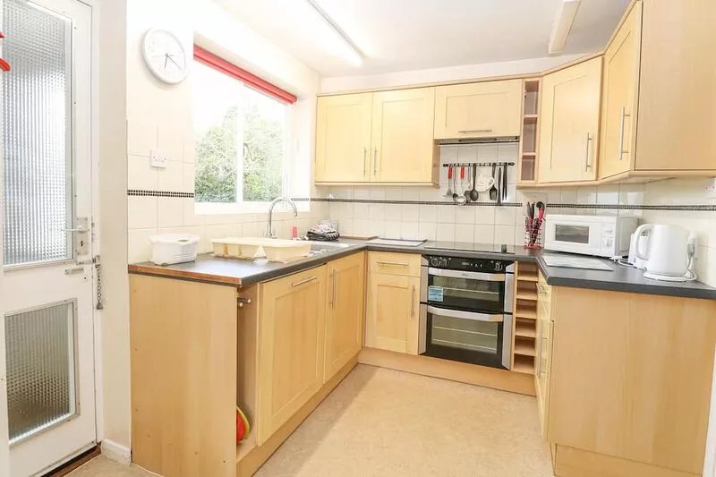 SWAN DYKE COTTAGE, pet friendly, country holiday cottage in Horning