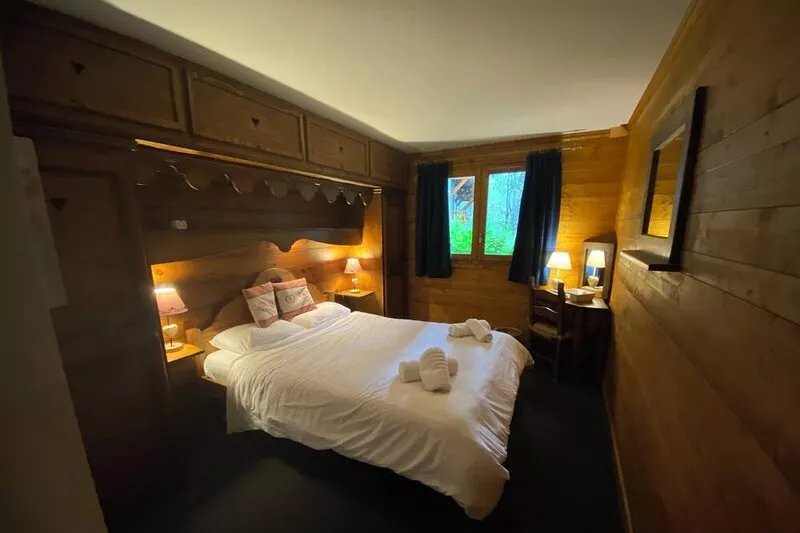 Arc 2000 Chalet, Peaceful Chalet By Slopes with Pool/Spa