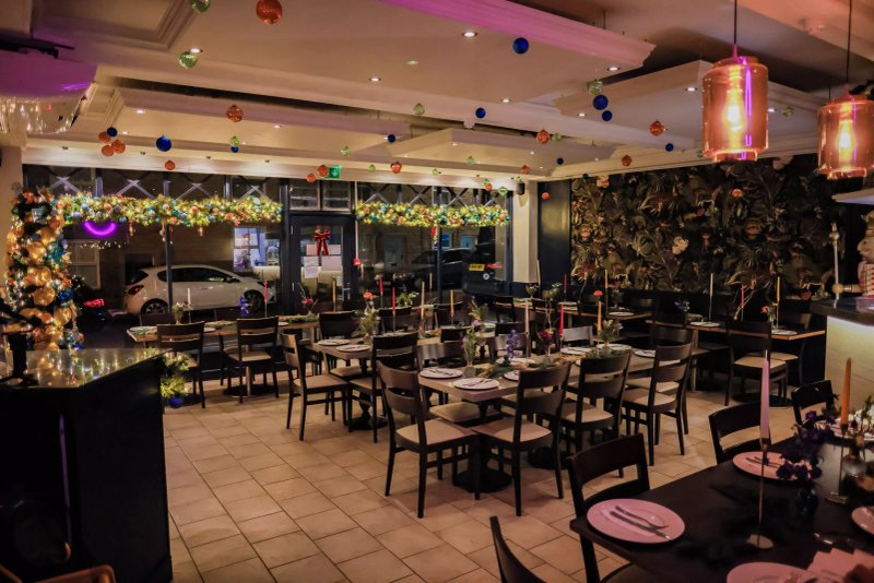 Kira Bistro & Lounge Bar