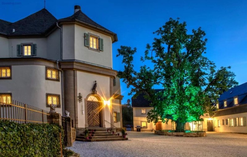 Schloss Falkenhaus