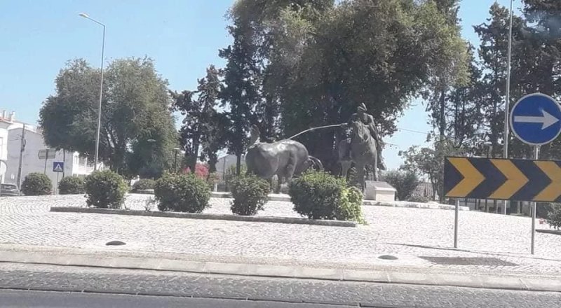 Estatua "campino e Touro"