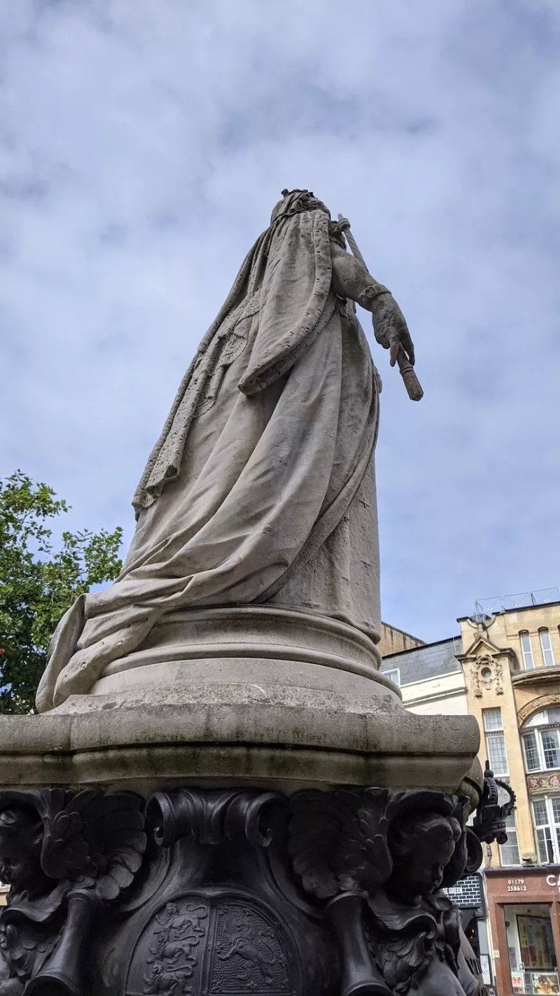 Statue of Queen Victoria