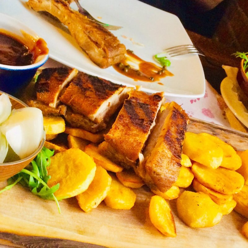 Salut! Gastro Pub