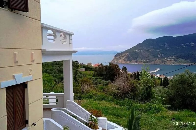 Villa Aspalathus Gold: Beautiful Skopelitian Villa, 7 min from the town.