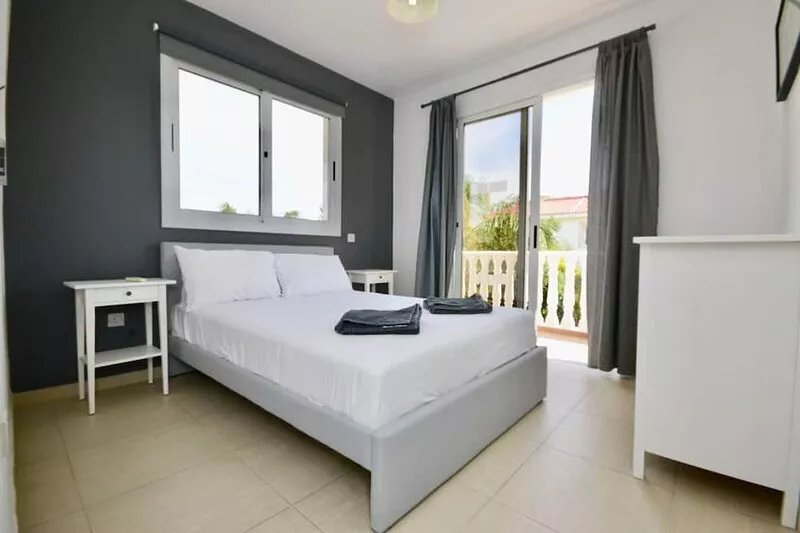 Villa Sofia family friendly 3/4 bedroom villa with pool opposite Nissi Beach