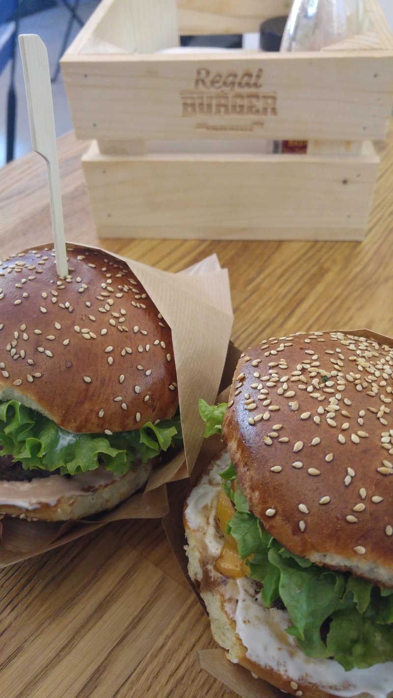 Regal Burger