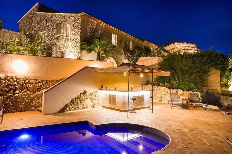 Can Marcer de la Penya - 10 mins from Sitges, 40 mins from Barcelona, Sleeps 22