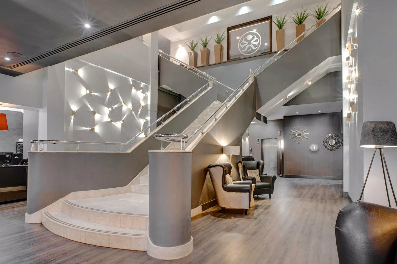Sandman Signature London Gatwick Hotel