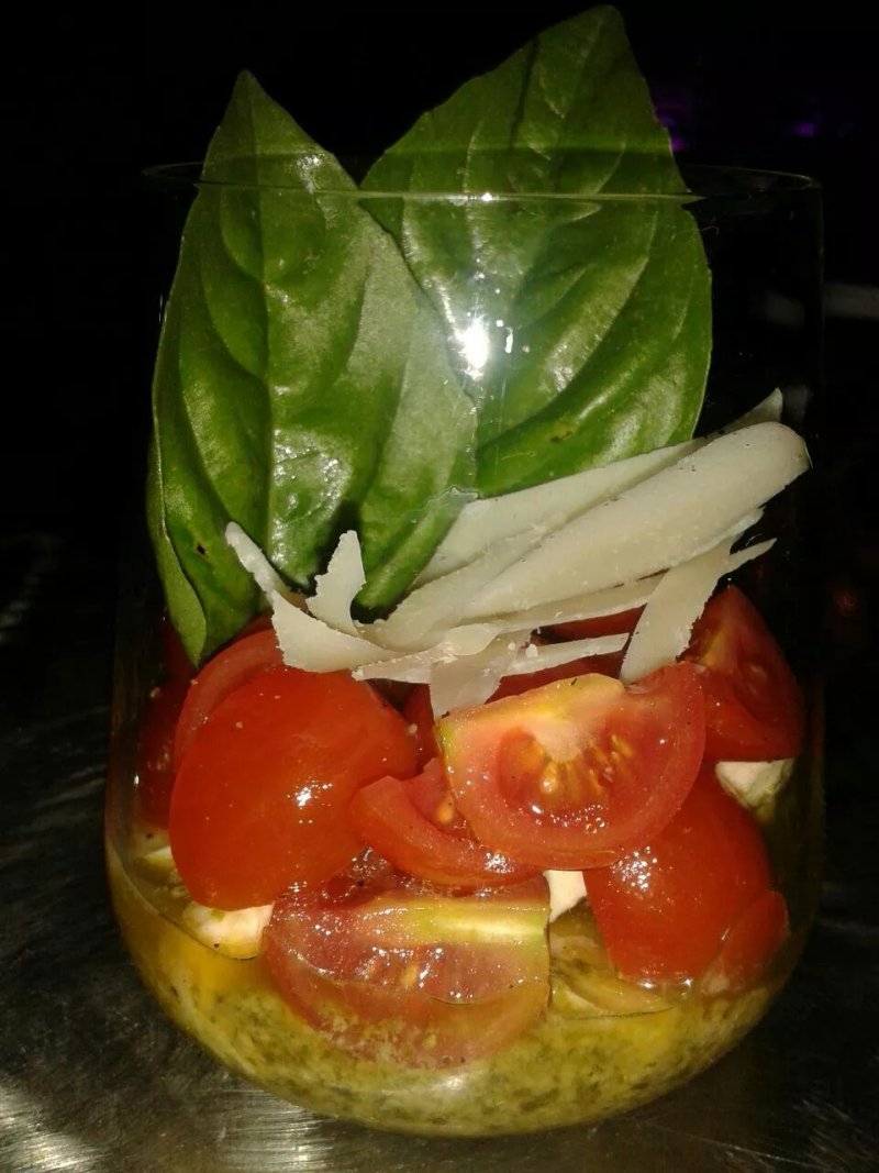 Ombralonga food & drink